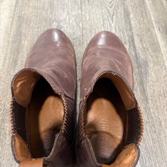 Gentle Souls Nyle Chelsea Boot (Kenneth Cole) - Picture 4 of 6